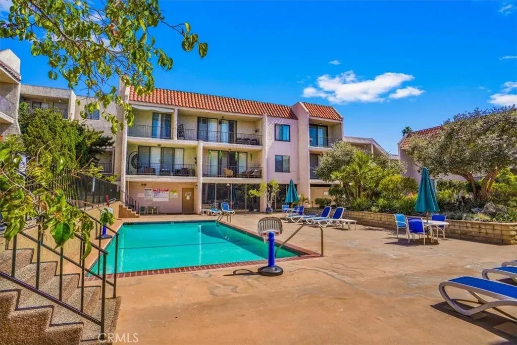 1401 Valley View Road 217, Glendale