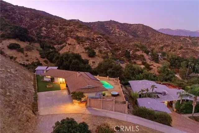 2201 Via Saldivar Street, Glendale