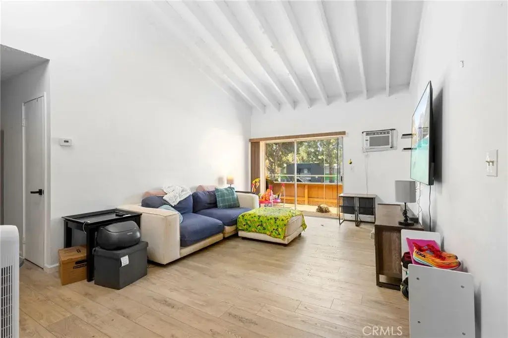 1001 W Stevens Avenue 204, Santa Ana