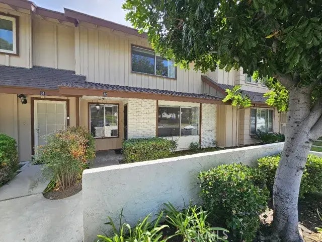 11000 Woodruff Avenue 32, Downey