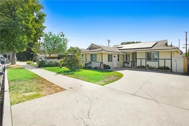 19838 Hemmingway Street, Winnetka