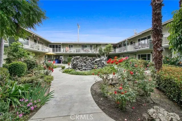 939 E Appleton Street 8, Long Beach