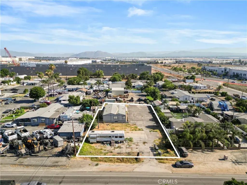 22950 Markham, Perris