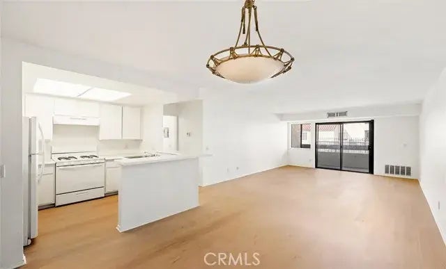 700 W 3rd Street B216, Santa Ana