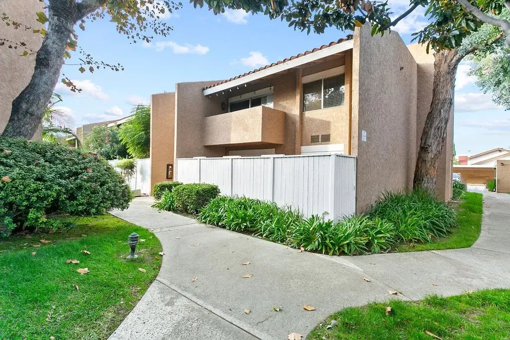 1101 W Macarthur Boulevard 215, Santa Ana