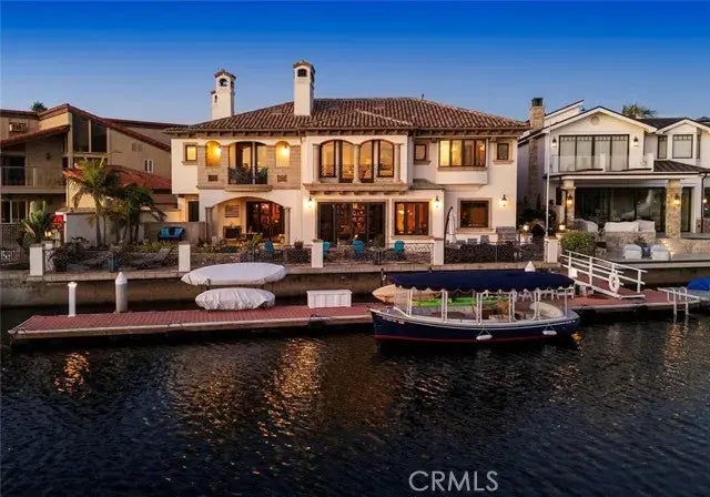 16111 Santa Barbara Lane, Huntington Beach