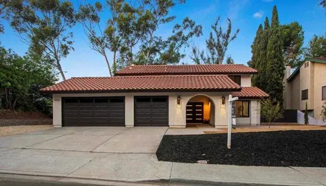 1225 Fallbrook Court, Bonita