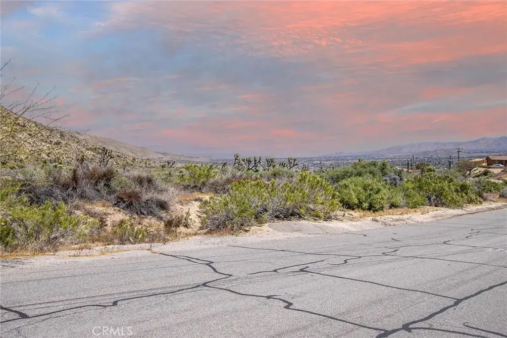 54129 Pinon, Yucca Valley