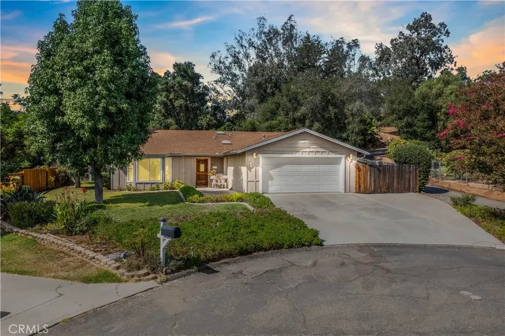 905 Dolstra Lane, Fallbrook