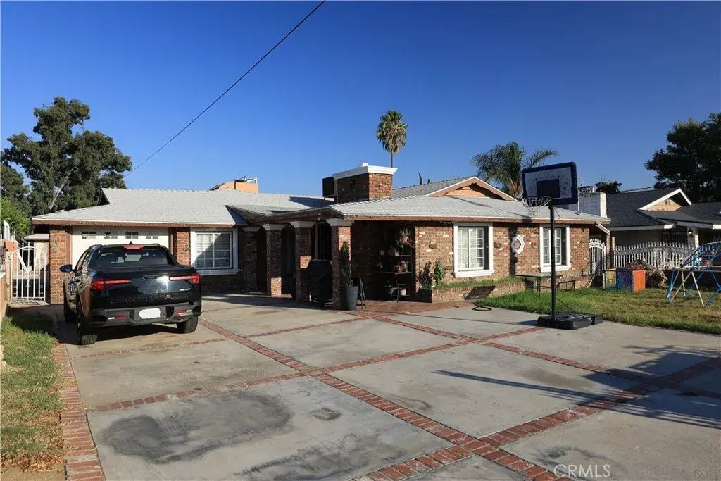 9257 Palmetto Avenue, Fontana