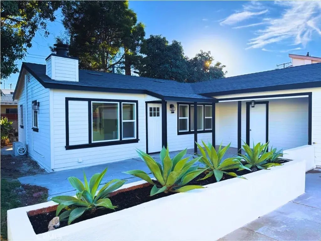 2072 Santa Fe Avenue, Torrance