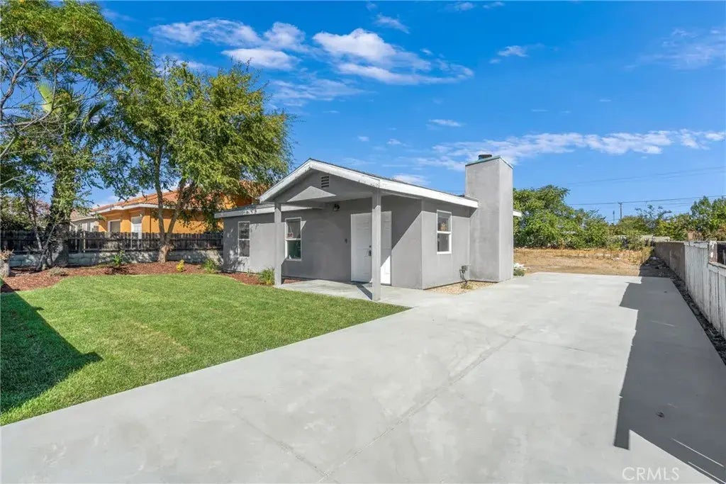 6641 Cherimoya Avenue, Fontana