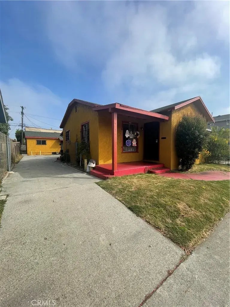 1137 W Gage Avenue, Los Angeles