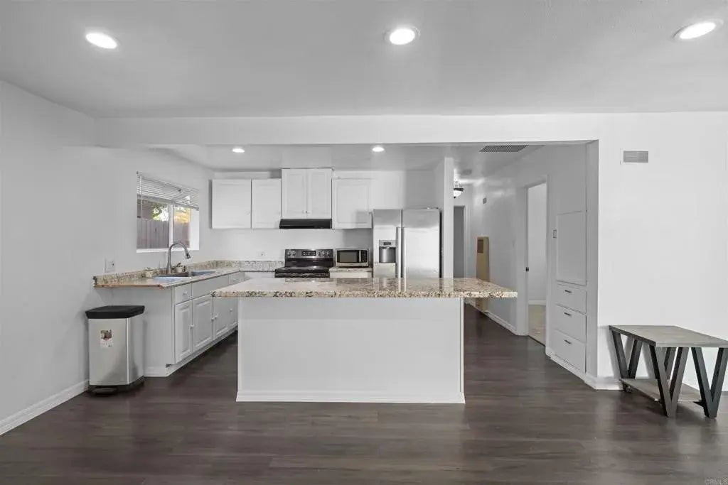 44036 Gadsden Avenue, Lancaster