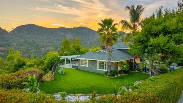 1555 Arundle Place, Glendale