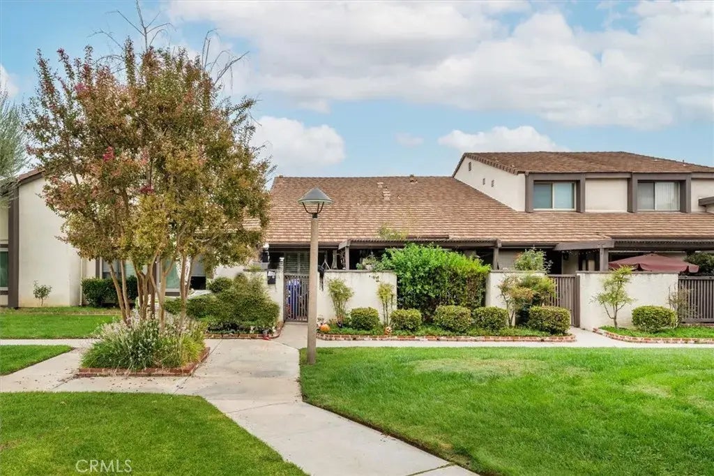 24662 Golfview Drive, Valencia