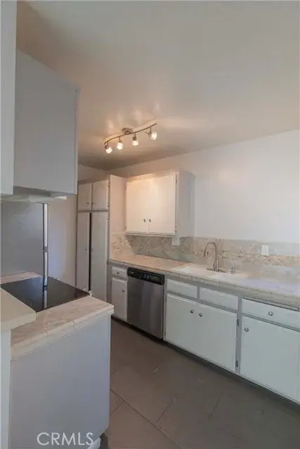 2951 W 235th Street, Torrance