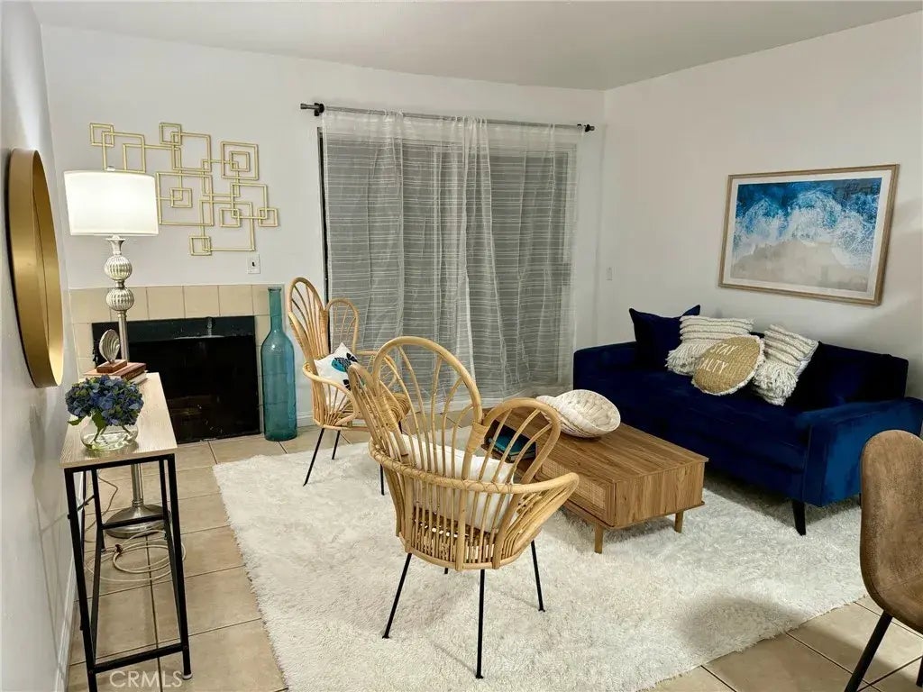 450 E 4th Street 323, Santa Ana