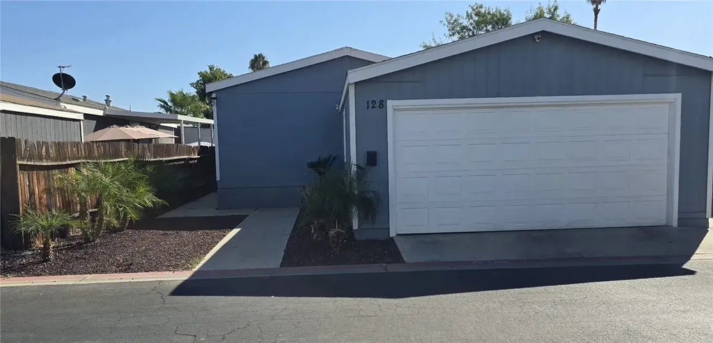 80 E Dawes East, Perris