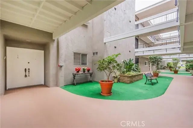 2402 Via Mariposa West 1e, Laguna Woods