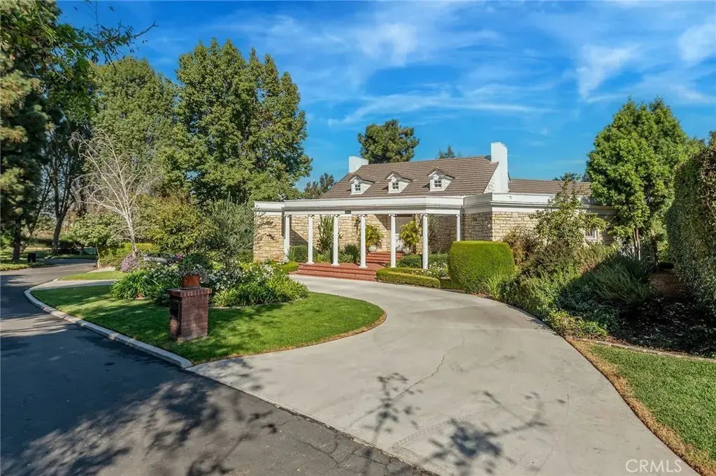 4641 N Virginia Road, Long Beach