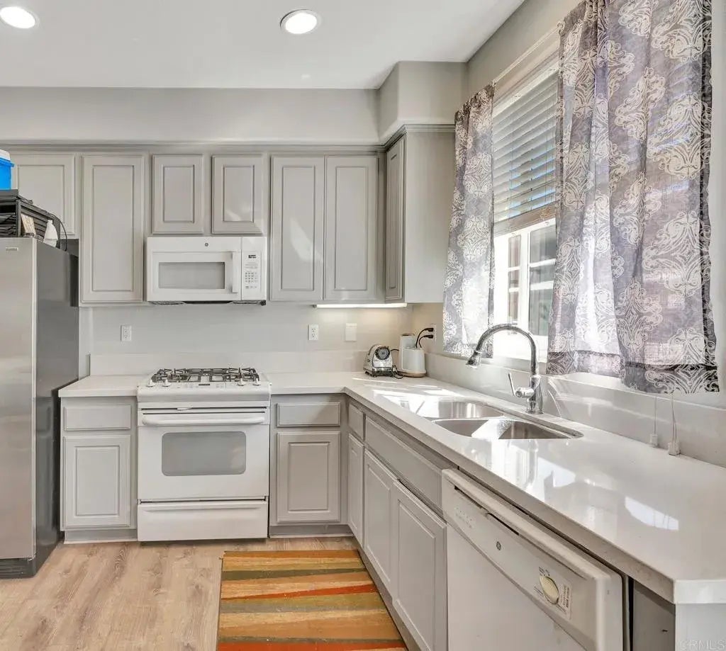 875 Poppyseed Way 401, Hemet