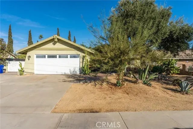 9835 Poplar Avenue, Fontana