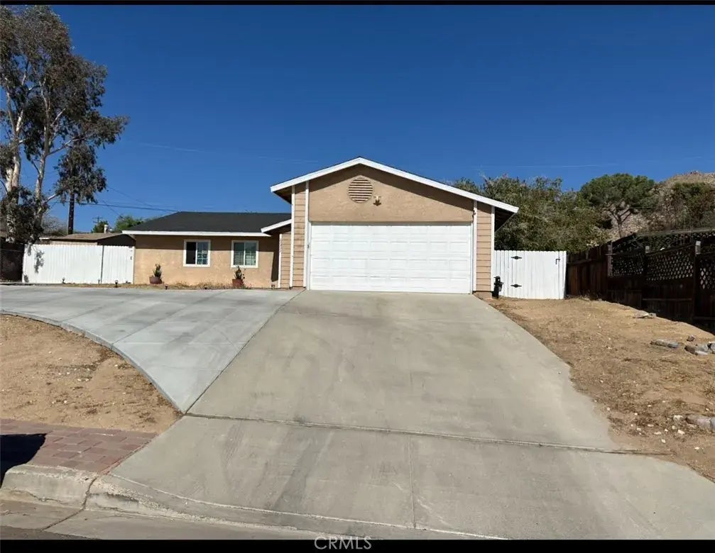 23932 Tahquitz Road, Apple Valley