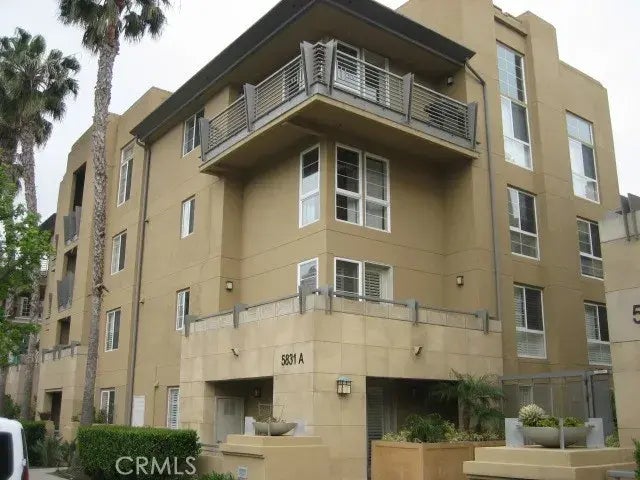 5831 Seawalk Drive 117, Playa Vista