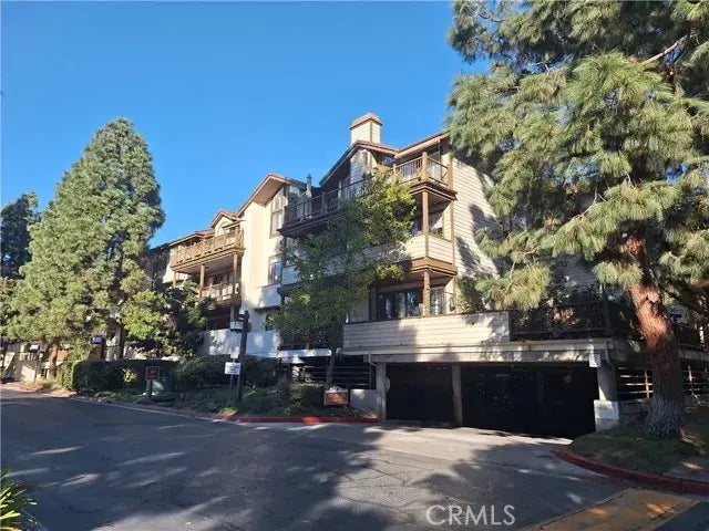 2559 Plaza Del Amo 304, Torrance