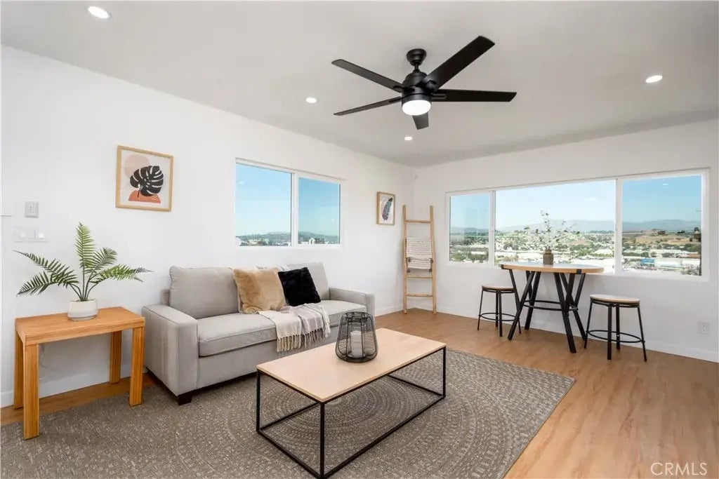 1329 N Hicks, Los Angeles