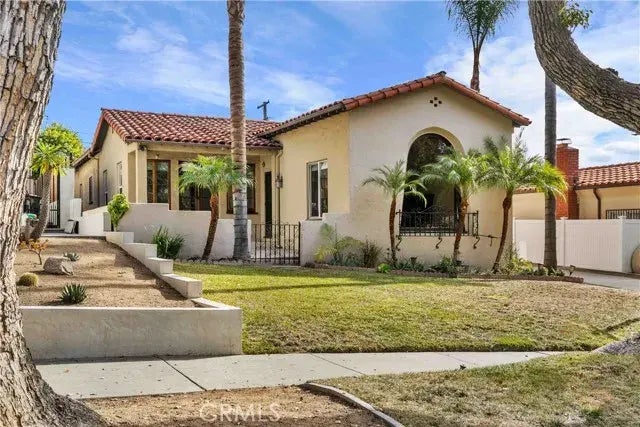 1234 Geneva Street, Glendale