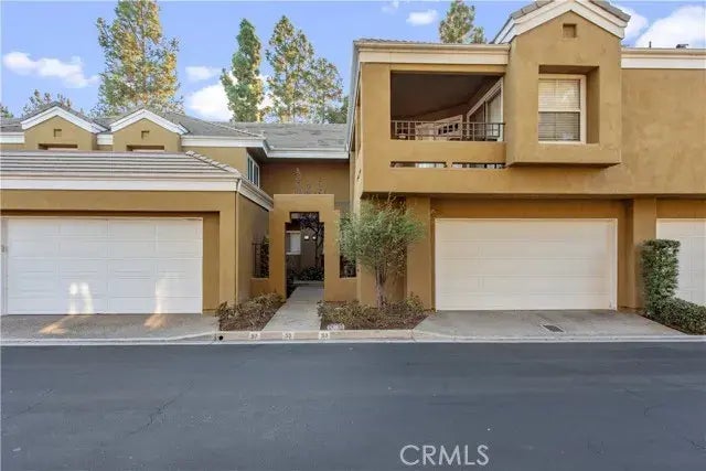 55 Vassar Aisle 205, Irvine