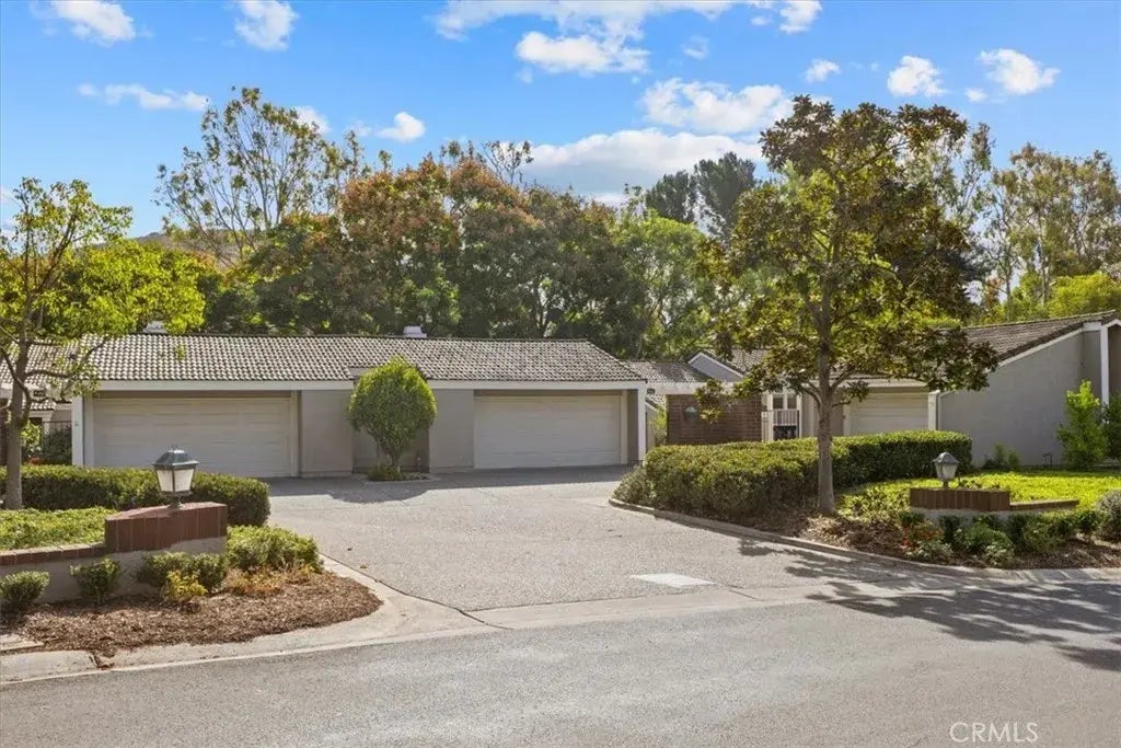 39 Rocky Knl 32, Irvine