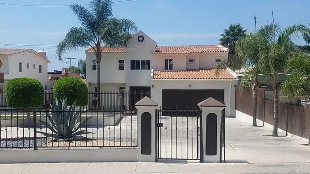 Photo of Listing #PTP2406717