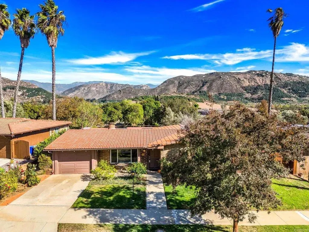 3244 Via Altamira, Fallbrook