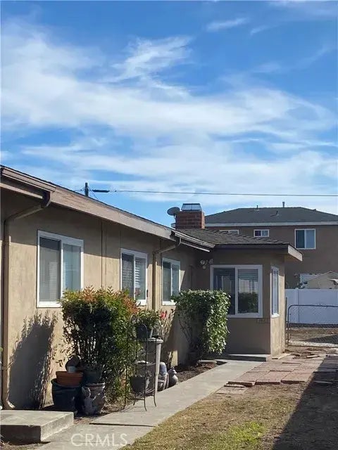 1442 220th Street West, Torrance