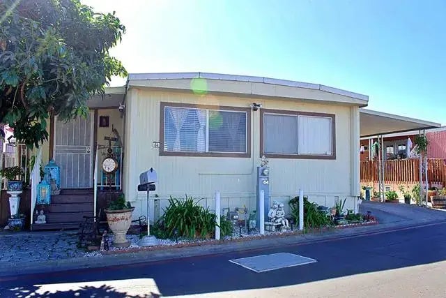 444 Anita Spc 64, Chula Vista