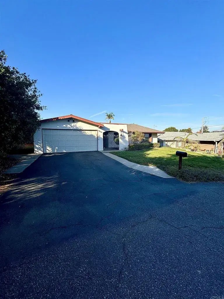 1030 Emelita St, Fallbrook