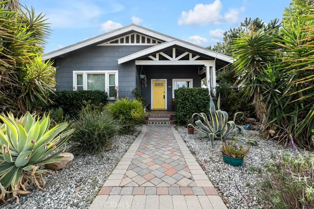 640 W Lexington Drive, Glendale