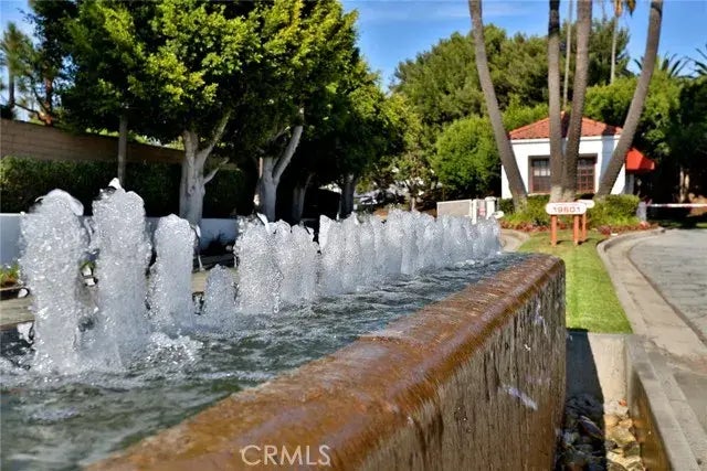 19342 Sunray Ln. 201, Huntington Beach