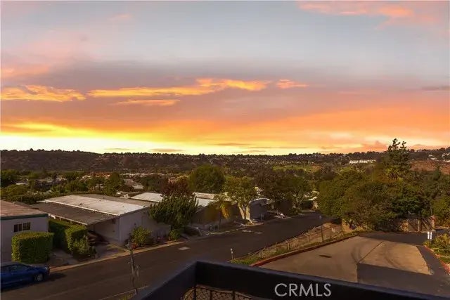 5121 Fontaine Street 110, DEL CERRO