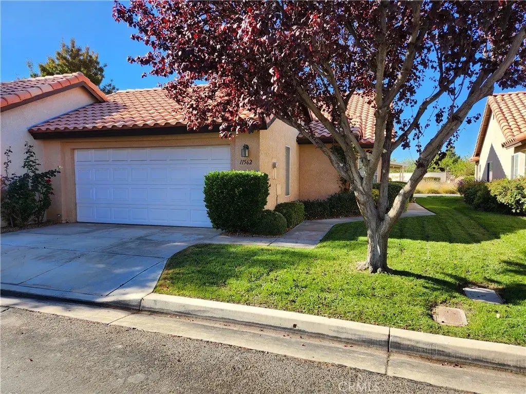 11562 Oak Street, Apple Valley