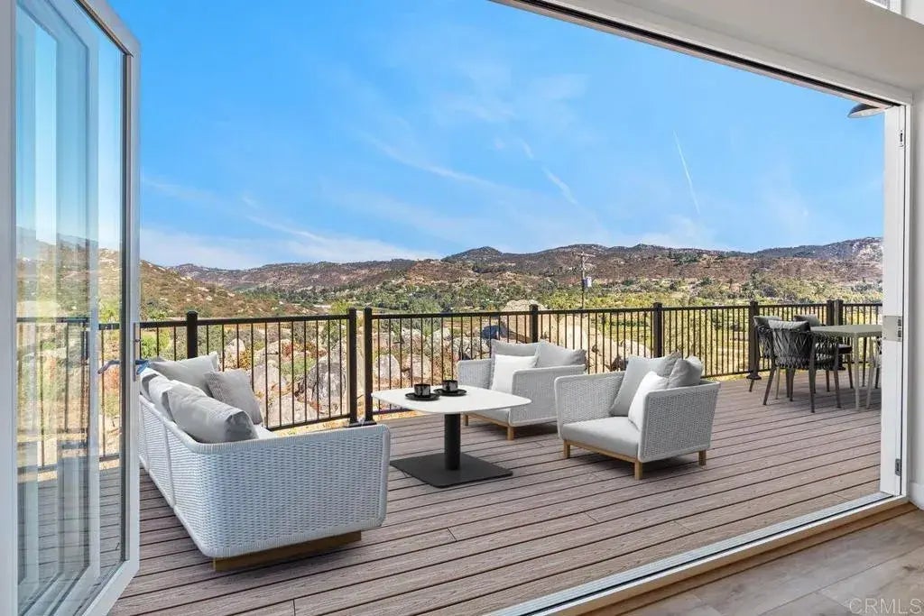 607 Calle Ricardo, Escondido