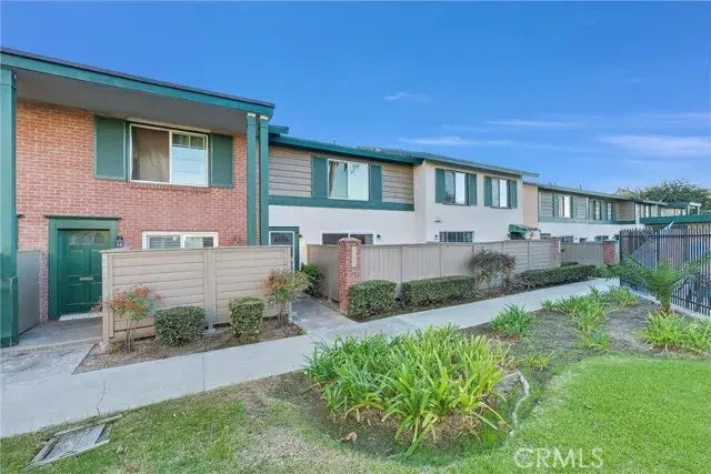 8083 Kerr Green, Buena Park