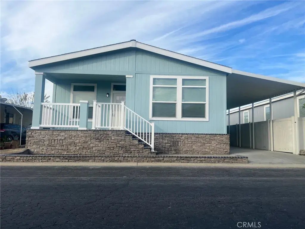 3595 Santa Fe 86, Long Beach