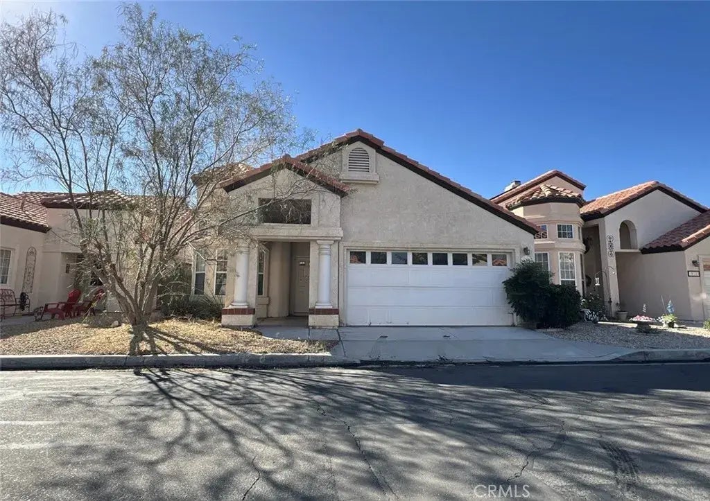 19193 Pine Way, Apple Valley