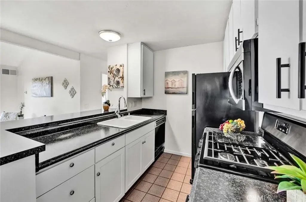 15237 Santa Gertrudes Avenue U201, La Mirada