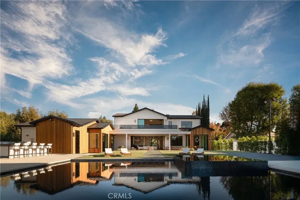 19237 Berclair Lane, Tarzana