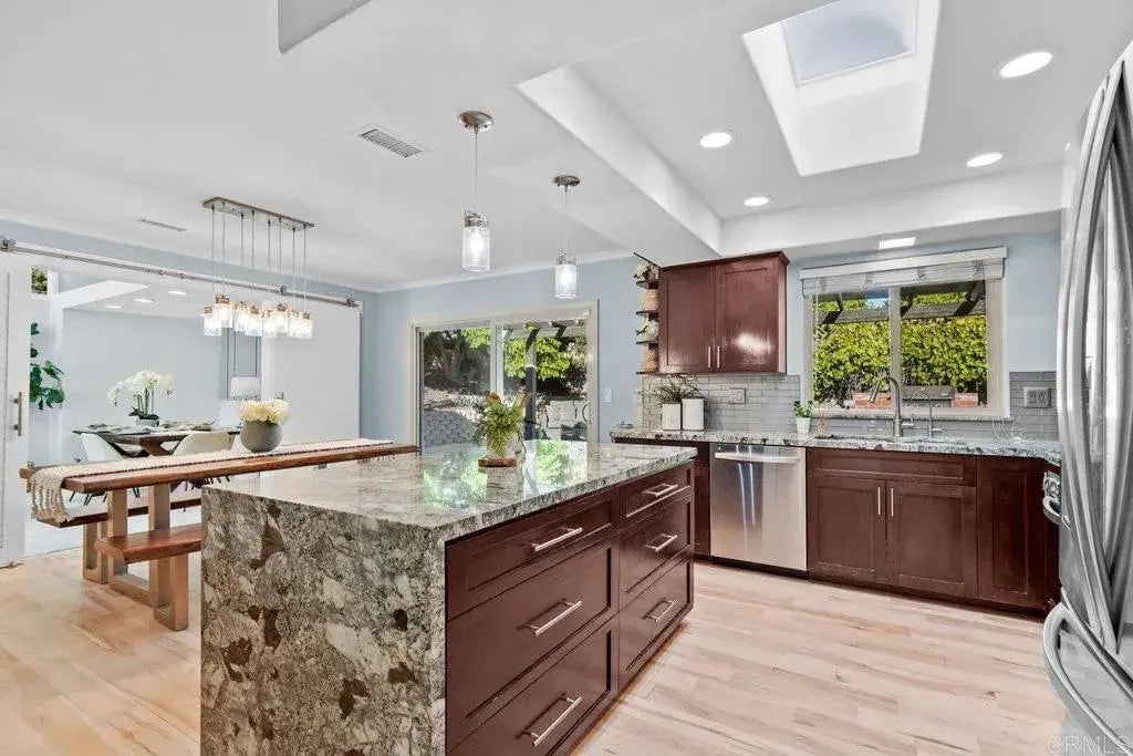 660 S Vine St, Escondido